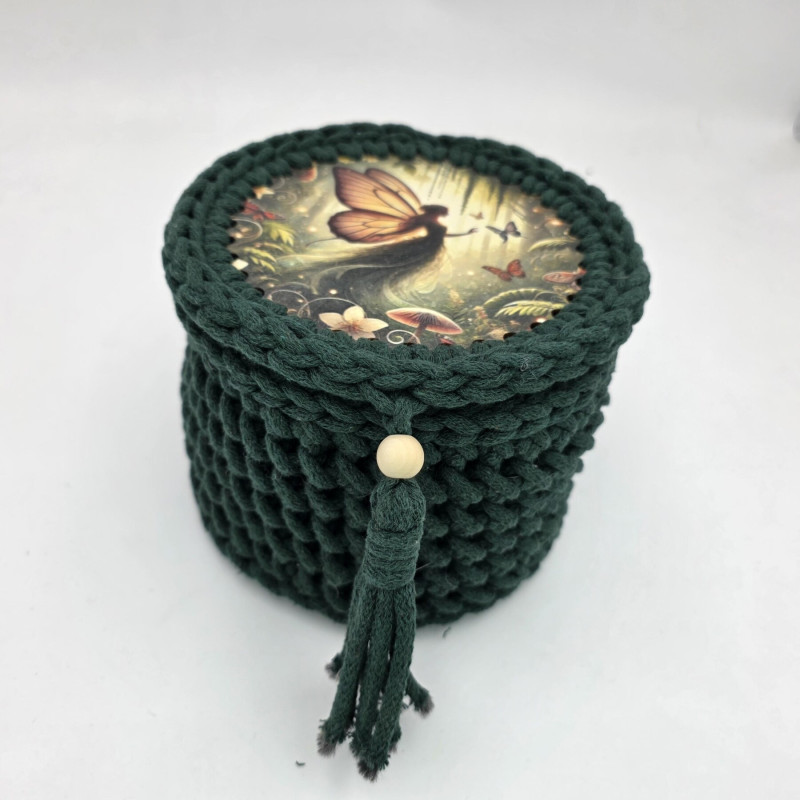 Koszyczek z pokrywką i leśną wróżką — szydełkowy | ZZZ handmade